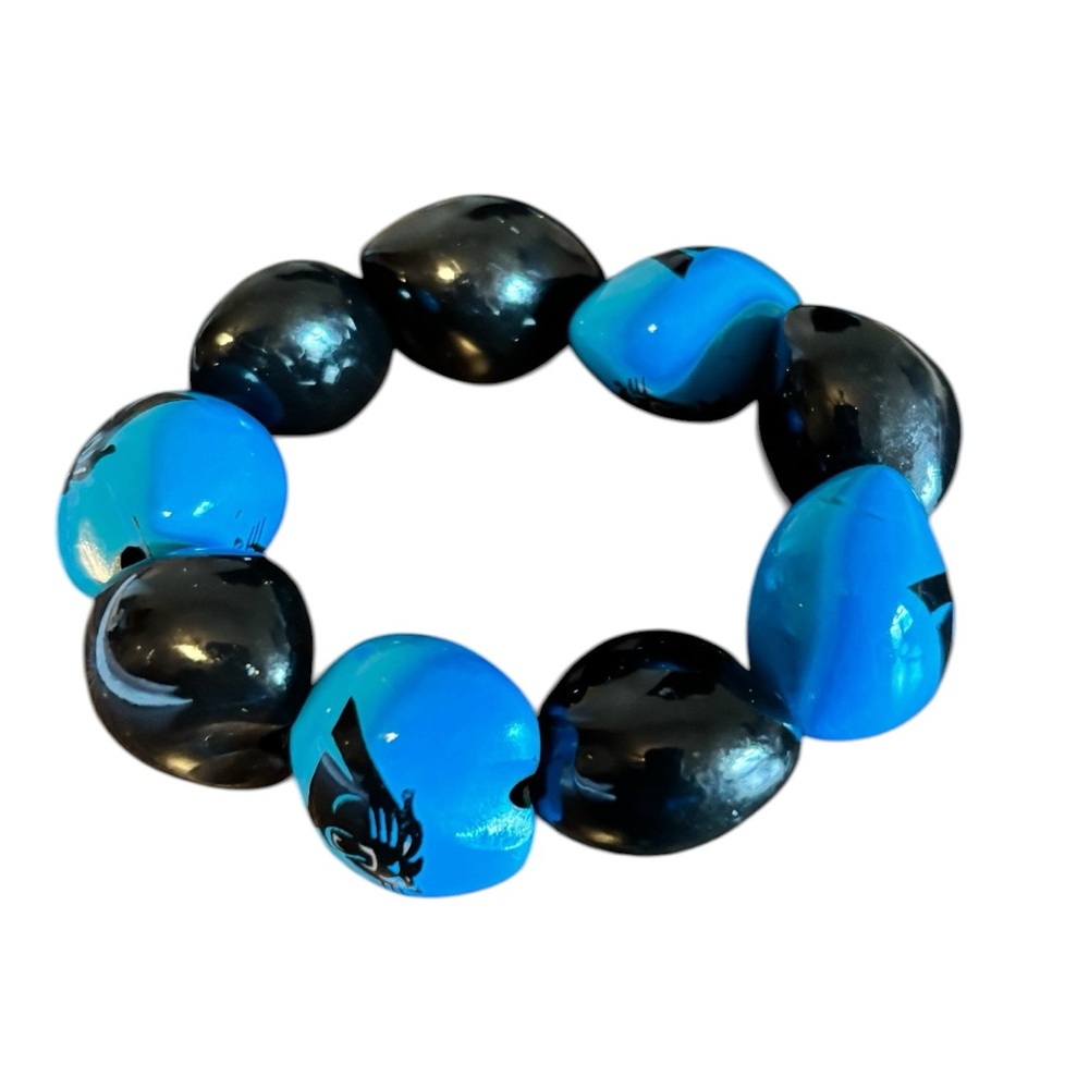 Chunky Blue and Black Beaded Stretch Bracelet with Black‎ Panther design